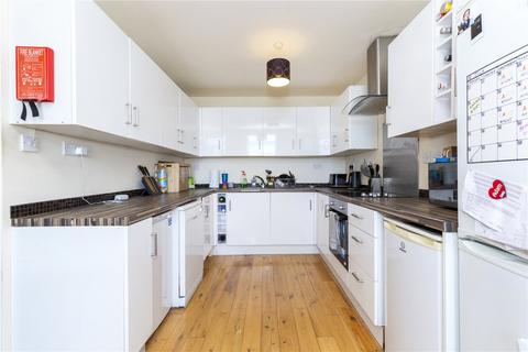 3 bedroom duplex for sale, Hornsey Road, London, N7