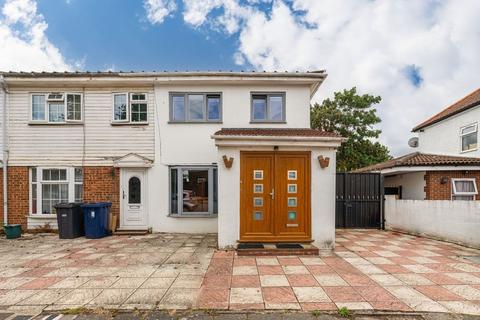 3 bedroom end of terrace house for sale, Bixley Close, Southall, Greater London, UB24EL