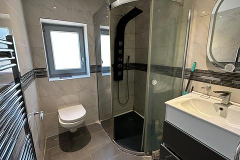 1 Bixley Close, Southall, UB2 4EL