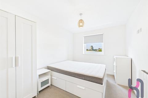 2 bedroom flat to rent, Spinner House, 1A Elmira Way, Salford, M5
