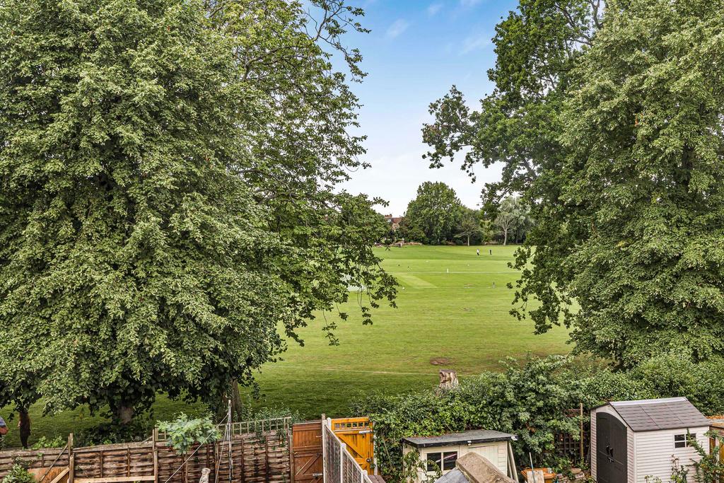 Roxborough Road, Harrow Central 5 bed detached house for sale £625,000