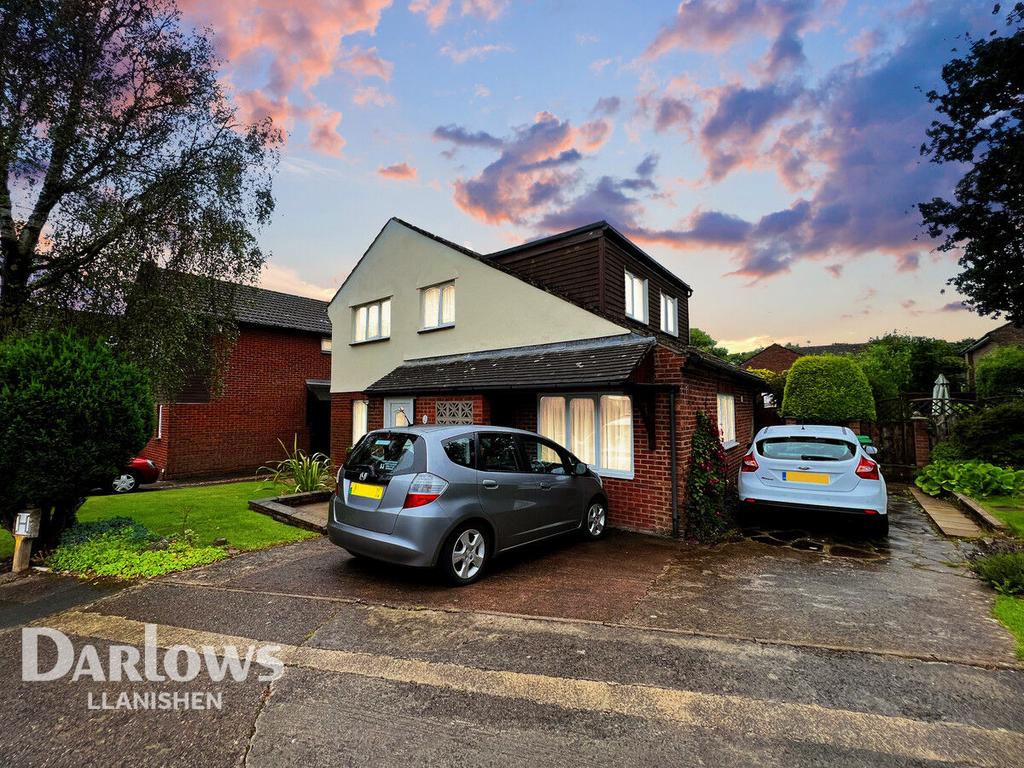 Camelot Way, Cardiff 4 bed detached house £460,000