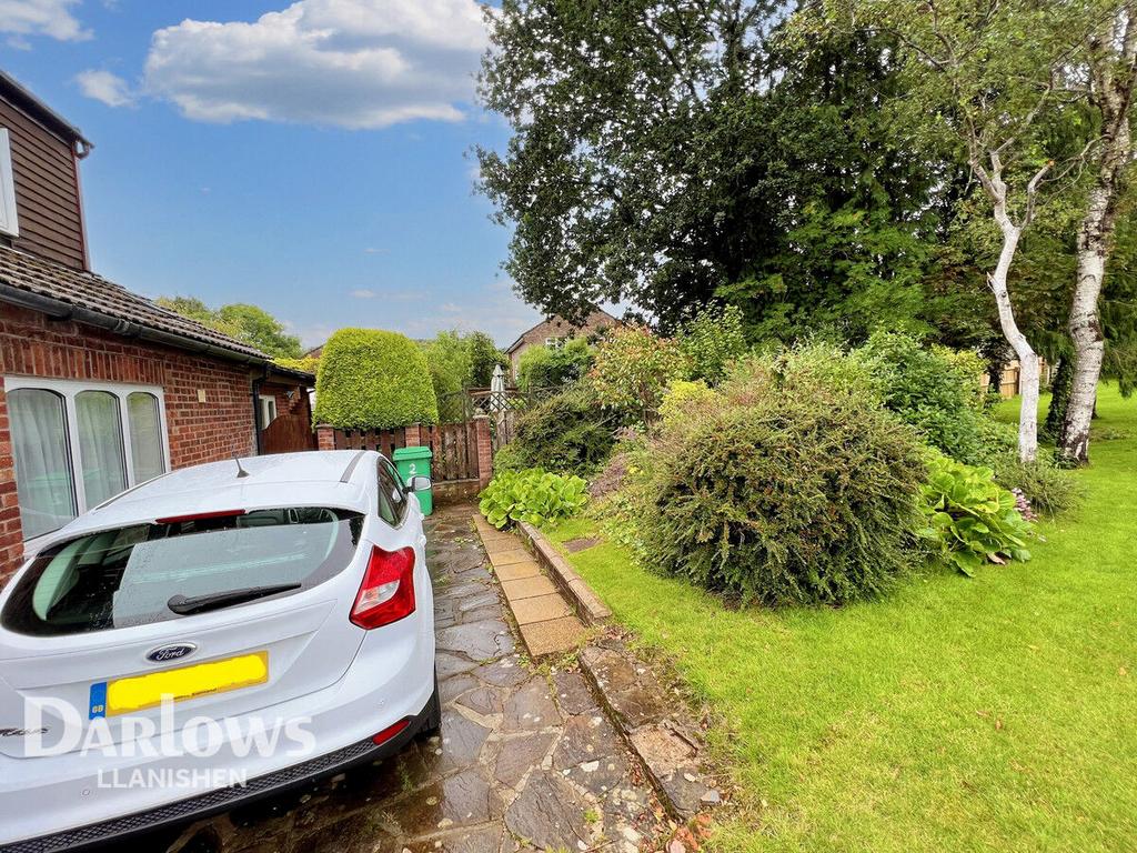 Camelot Way, Cardiff 4 bed detached house for sale £460,000