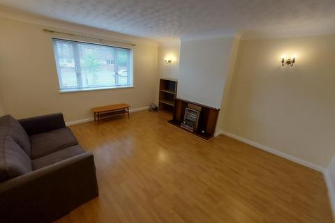 2 bedroom apartment to rent, Glentworth Court, Stonegrove, Edgware,