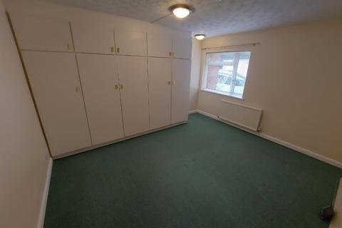 2 bedroom apartment to rent, Glentworth Court, Stonegrove, Edgware,