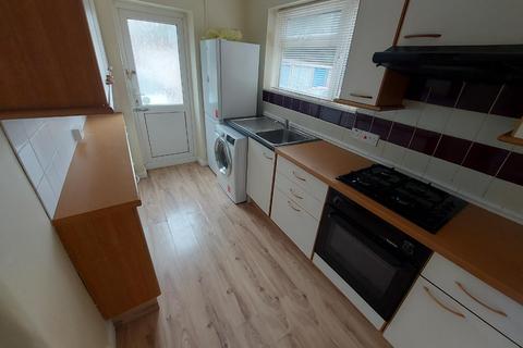 2 bedroom apartment to rent, Glentworth Court, Stonegrove, Edgware,