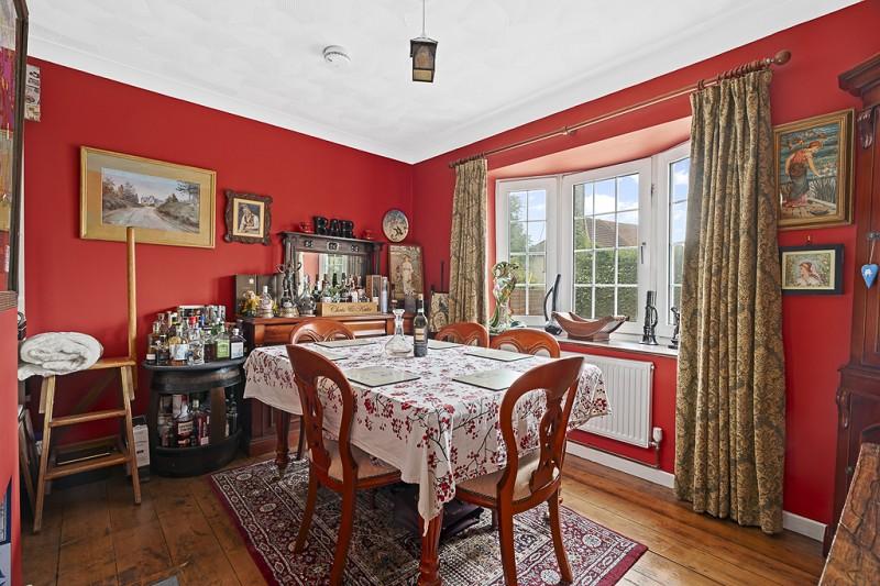 Denzil Avenue, Netley Abbey, Southampton, Hampshire. SO31 5BA 3 bed