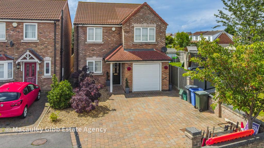 Stripe Road, New Rossington DN11 4 bed detached house for sale £279,950