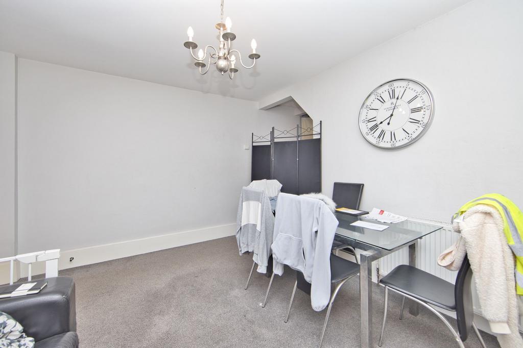 Richmond Street, Folkestone, CT19 2 bed terraced house £165,000