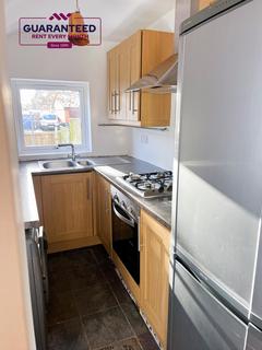 2 bedroom terraced house to rent, Bank Street, Southsea, LL11