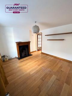 2 bedroom terraced house to rent, Bank Street, Southsea, LL11