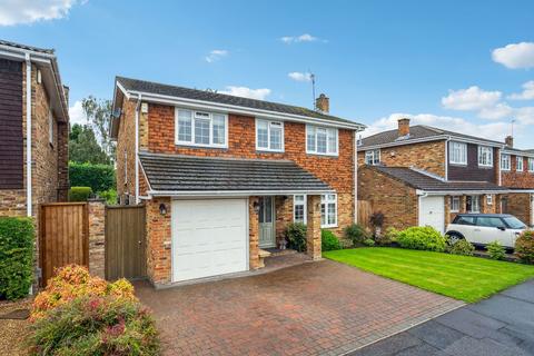 4 bedroom detached house for sale, Denham Walk, Chalfont St. Peter, SL9