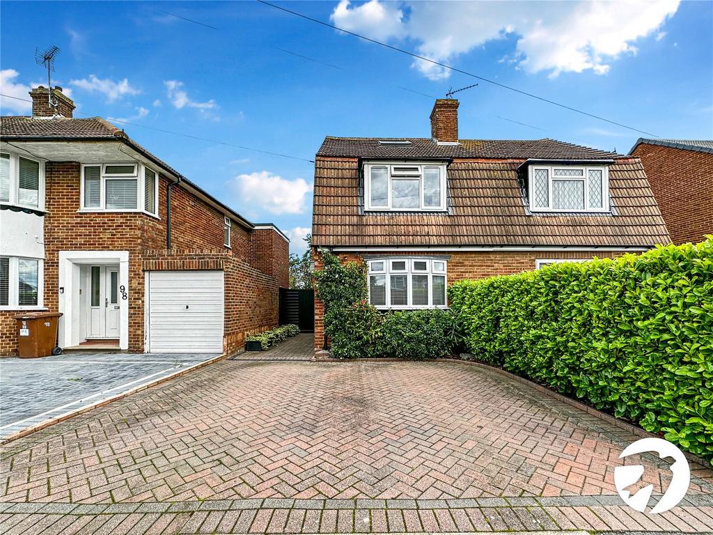 Jarrett Avenue, Wainscott, Rochester... 4 bed semidetached house £