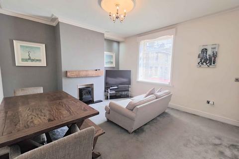 3 bedroom end of terrace house for sale, Piggott Street, Brighouse HD6
