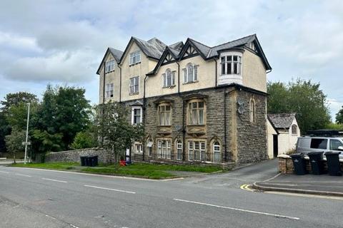 2 bedroom flat for sale - Flat 3 (First Floor) Brynithon, Ithon Road, Llandrindod Wells, Powys, LD1 6AS