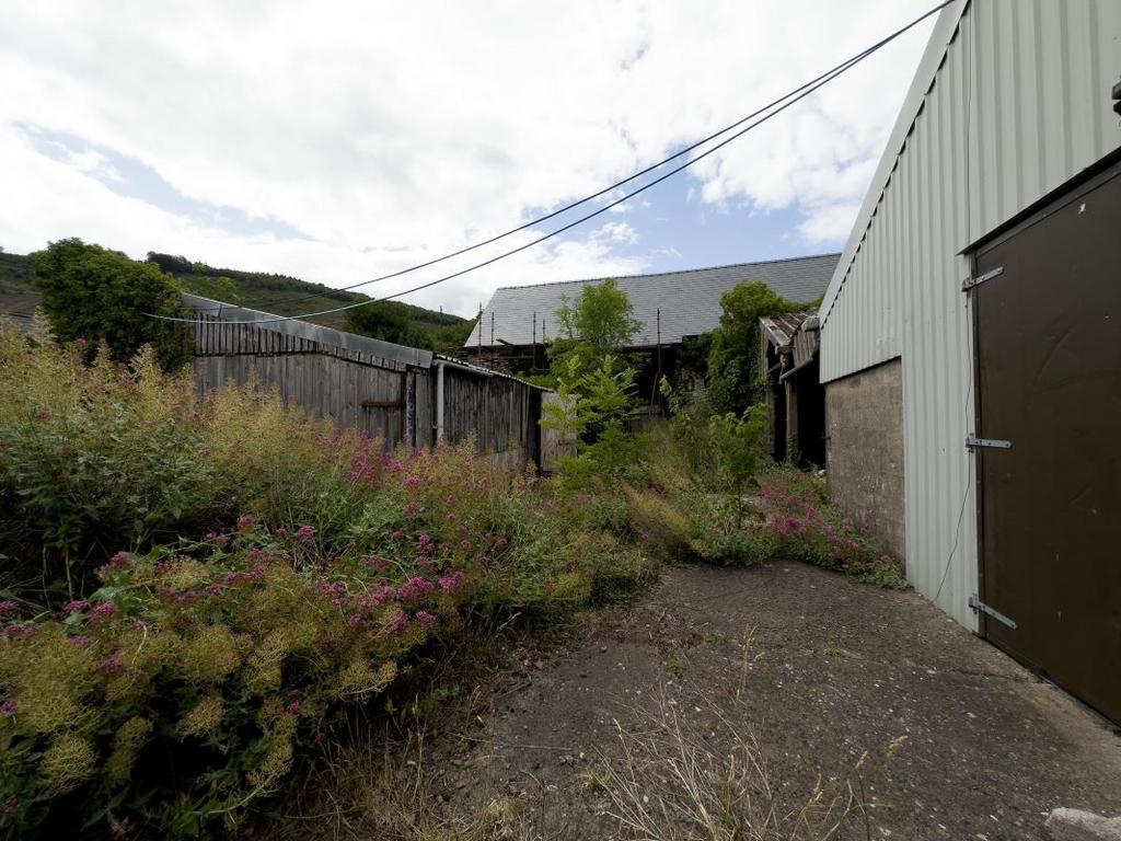 20.00 Barn at Llanellen, Llanellen... Barn £330,000