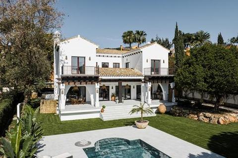 5 bedroom villa, Hacienda las Chapas, Marbella, Malaga