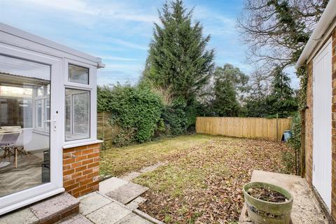 16 Cameron Close, Leamington Spa, CV32 7DZ