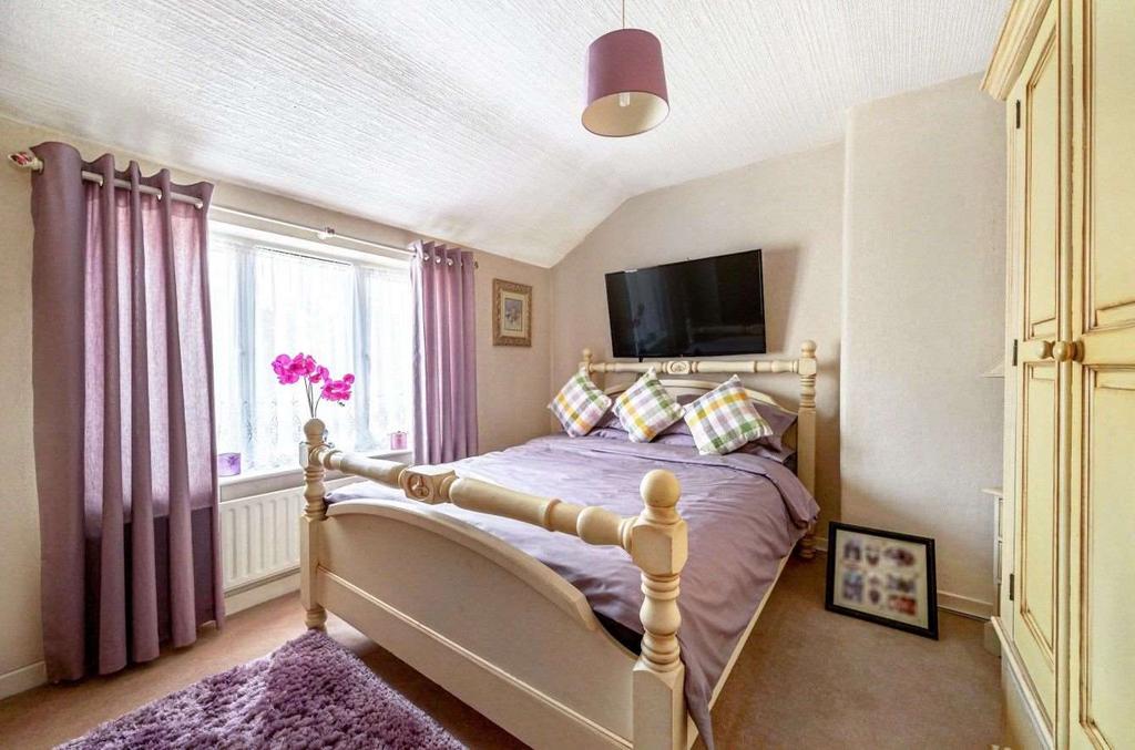 Bedroom 1 (Double)