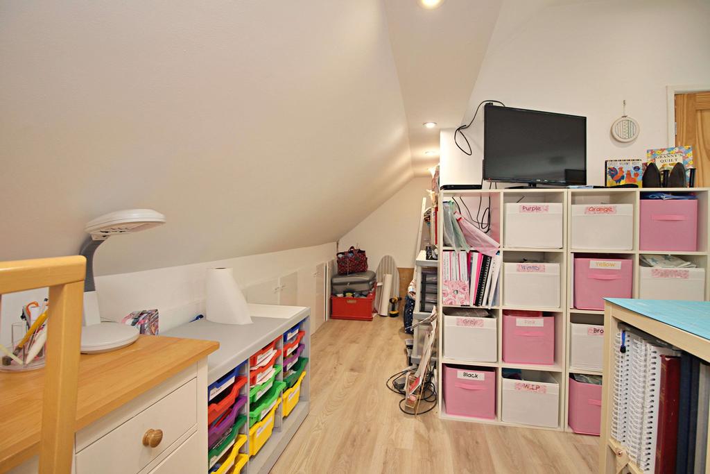 Bedroom 2 (Double)