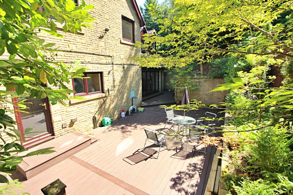 Rear Patio & Garden
