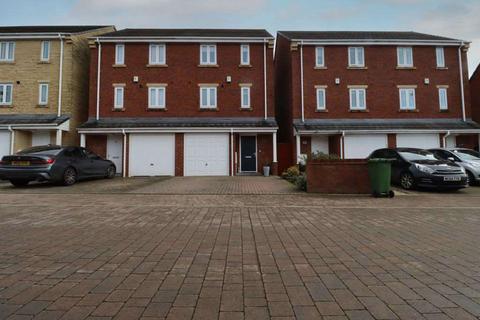 40 Ashby Gardens, Hyde, SK14 3EY