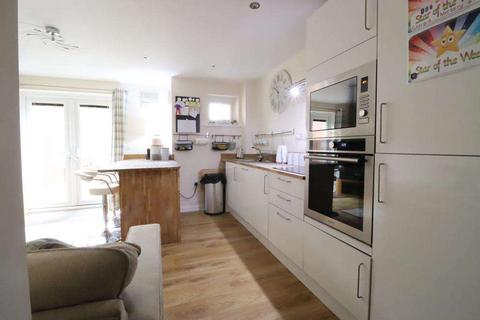 40 Ashby Gardens, Hyde, SK14 3EY