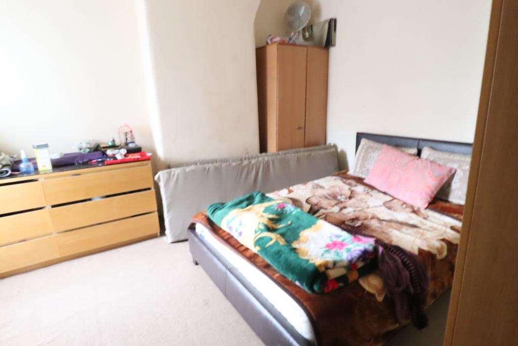 Bedroom 1 (Double)