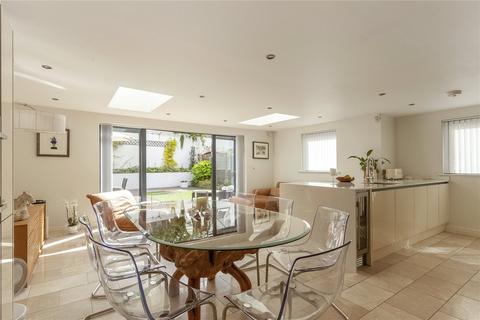 4 bedroom semi-detached house for sale - London Road, Cheltenham, Gloucestershire, GL52