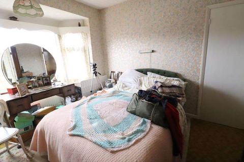 25 Harmol Grove, Ashton-under-lyne, OL7 9NW