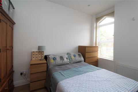 2 bedroom apartment to rent, Hereford Road, Acton, UK, W3