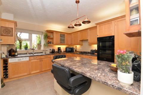 3 bedroom end of terrace house for sale, Olivia Court, Station Road, New Milton, BH25