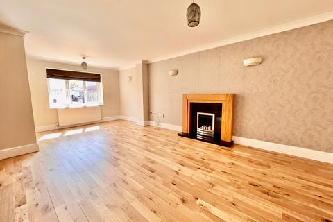 3 bedroom detached house to rent, Boston Spa, Lynton Avenue, LS23