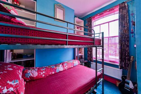 2 bedroom terraced house for sale - Farrant Avenue, Wood Green, London, N22