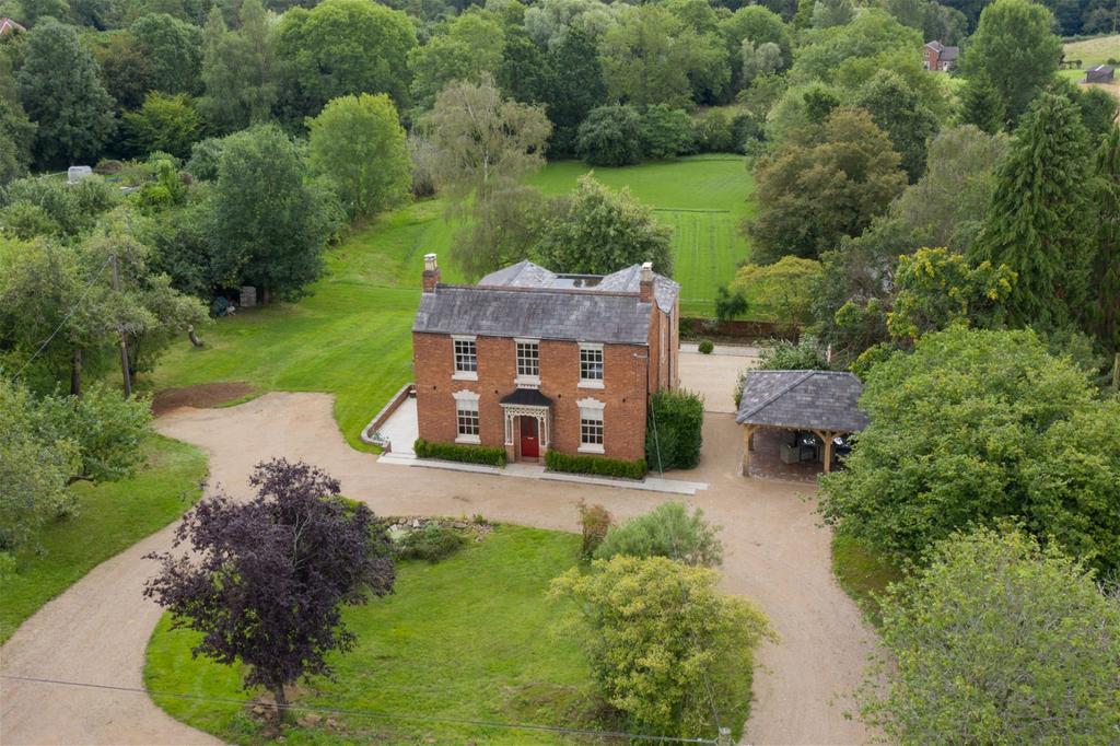 Victoria Road, Dodford, Bromsgrove, B61 9BU 6 bed country house for