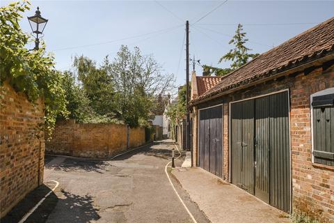 19 Ferry Road, Twickenham, TW1 3DW
