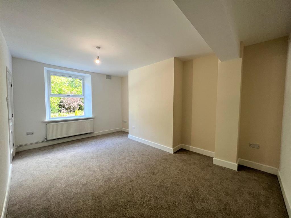 Manchester Road, Stocksbridge, S36 2DS 2 bed flat to rent £775 pcm (£
