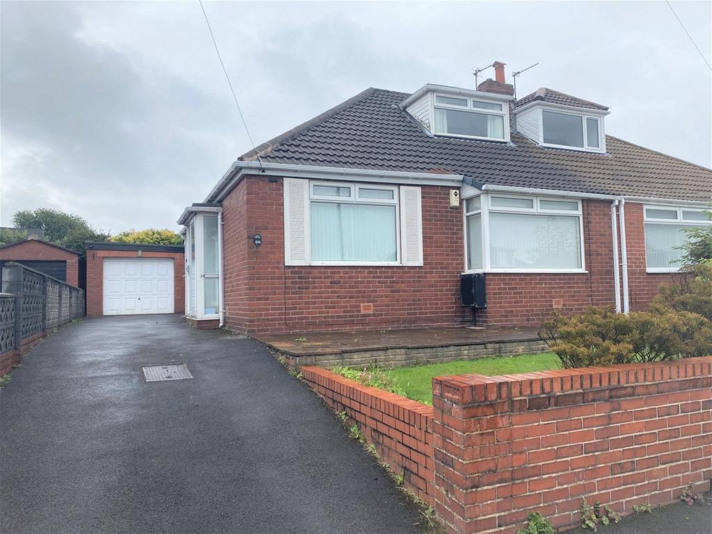 Cumberland Drive, Royton 3 bed semidetached bungalow for sale £249,950