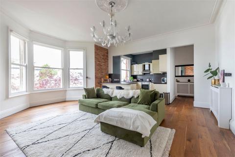 2 bedroom apartment for sale - St. Stephens Road, Cheltenham, GL51 3AD