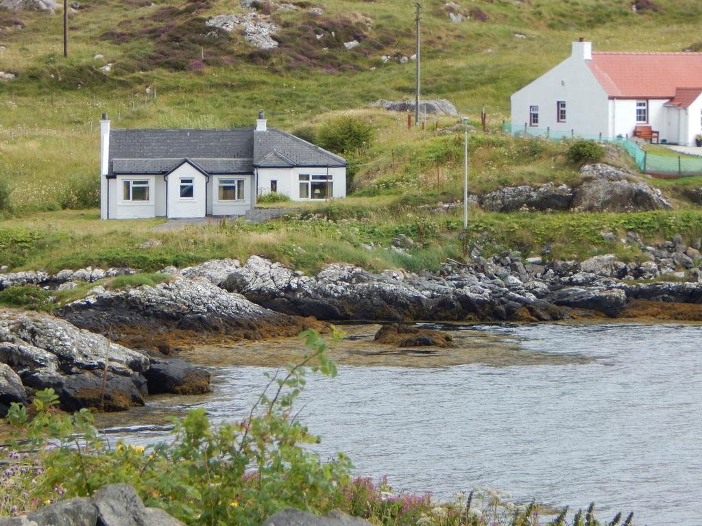 Leidag, Castlebay, Isle of Barra HS9 3 bed cottage - £165,000