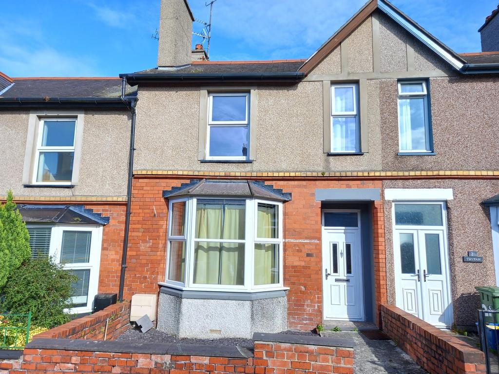 Orme Road, Bangor LL57 2 bed terraced house for sale £157,500