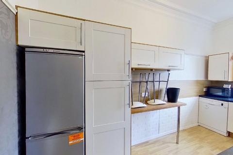 2 bedroom flat to rent, Huntly Gardens, Dowanhill, Glasgow, G12