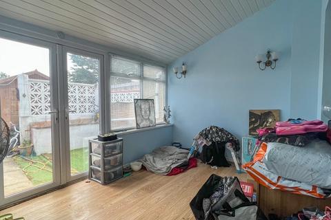 33 Beach Road, Severn Beach, Bristol, BS35 4PE
