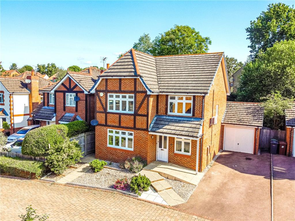 Anthorne Close, Potters Bar... 5 bed detached house £950,000