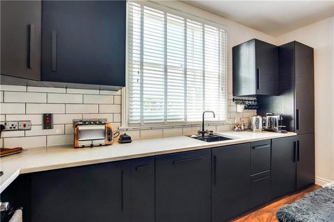 2 bedroom maisonette for sale, Balls Pond Road, London, N1