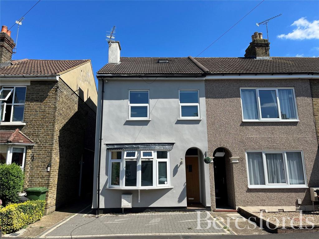 Margaret Road, Gidea Park, RM2 4 bed end of terrace house for sale £540,000