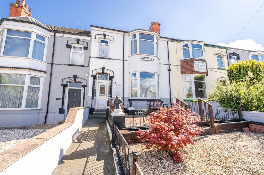 Isaacs Hill, Cleethorpes, Lincolnshire, DN35 8 bed house for sale £220,000