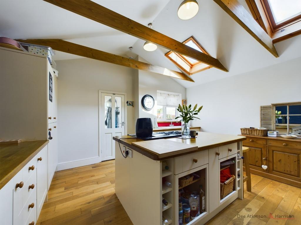 Kitchen/Breakfast Area