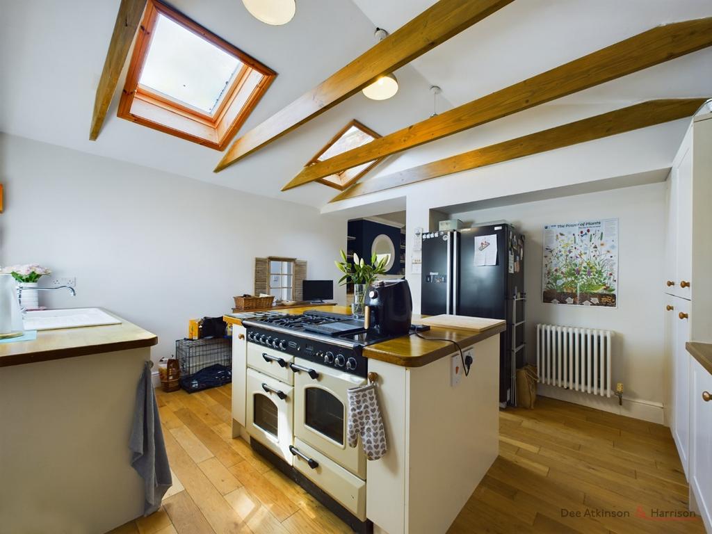 Kitchen/Breakfast Area