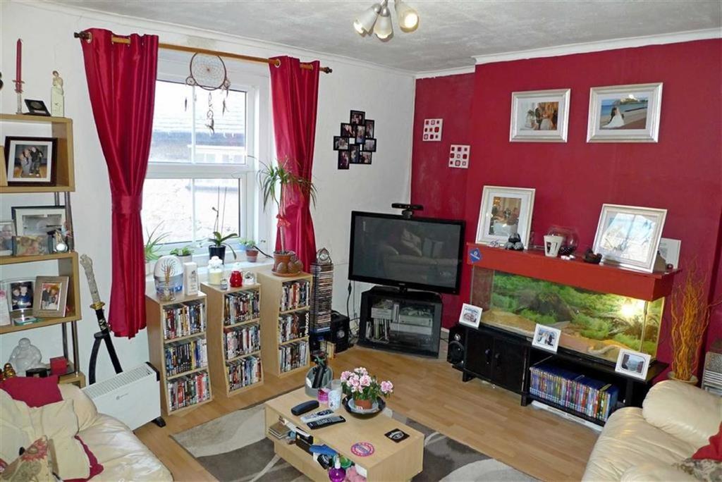 Abergele Road, Old Colwyn, Conwy 1 bed flat £76,950